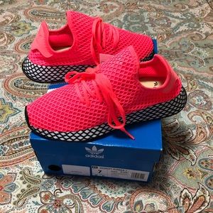 Adidas Deerupt Runner shoes